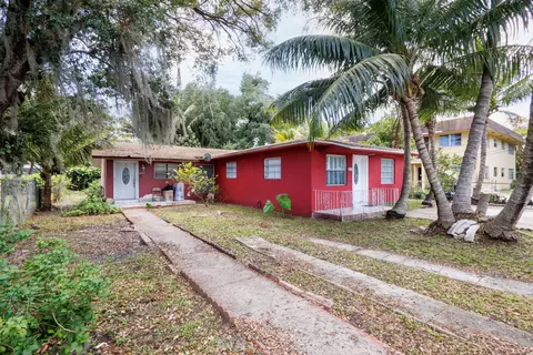 426 NE 166th St #2, North Miami Beach, FL 33162