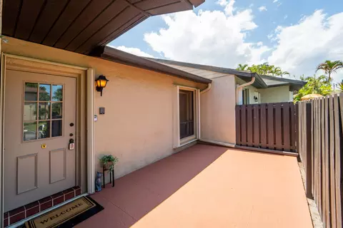 705 Sunny Pine Way #F, Greenacres, FL 33415