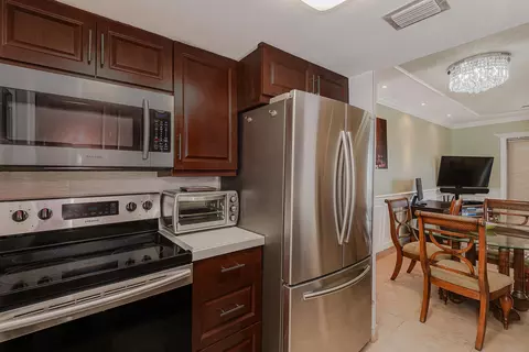 2076 S Ocean Dr #207, Hallandale Beach, FL 33009
