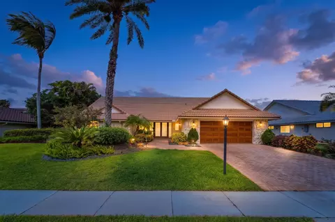 4382 White Cedar Ln, Delray Beach, FL 33445