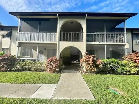 5839 La Pinata Blvd, Greenacres, FL 33463