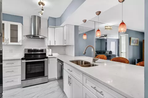 18 Willowbrook Ln #103, Delray Beach, FL 33446