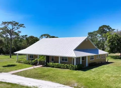 6045 21st St SW, Vero Beach, FL 32968