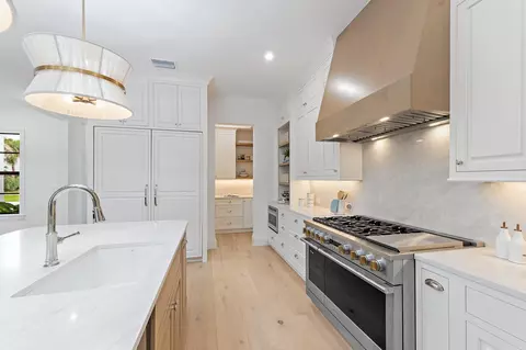Kitchen - 5634 Shirley Dr, Jupiter, FL 33458 photo 8 of 10