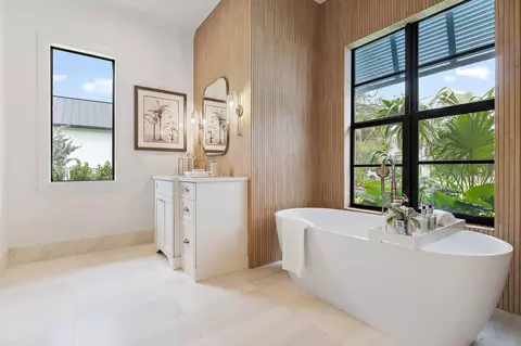 Bath - 5634 Shirley Dr, Jupiter, FL 33458 photo 5 of 12