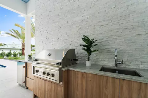 Kitchen - 5634 Shirley Dr, Jupiter, FL 33458 photo 10 of 10
