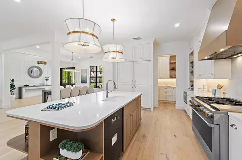 Kitchen - 5634 Shirley Dr, Jupiter, FL 33458 photo 9 of 10