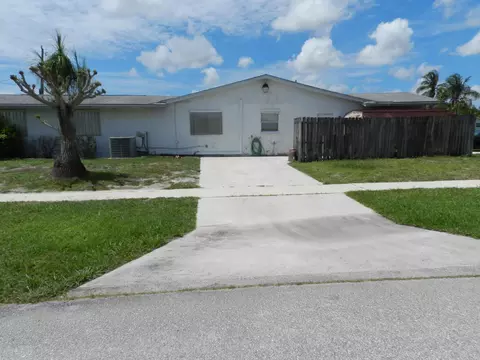 3151 Pinehurst Dr, Lake Worth, FL 33467