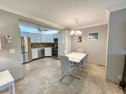 223 Pine Hov Cir #C-2, Greenacres, FL 33463