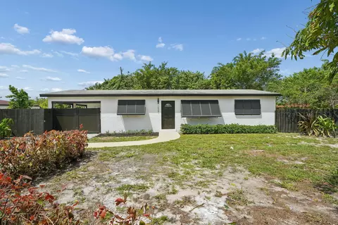 1527 Live Oak Dr, West Palm Beach, FL 33415