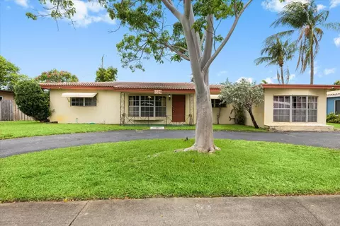 1329 SW 1st Ter, Pompano Beach, FL 33060
