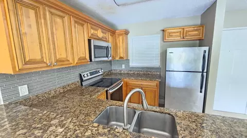 1581 Balfour Point Dr #G, West Palm Beach, FL 33411