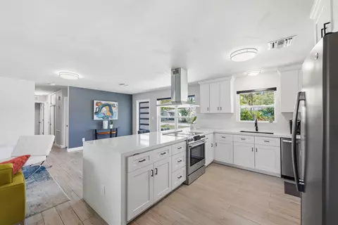 4441 NE 15th Ave, Oakland Park, FL 33334