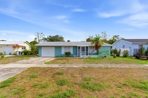 1032 Winsome Rd, North Fort Myers, FL 33903
