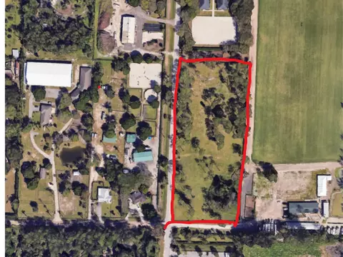 392 F Rd, Loxahatchee, FL 33470