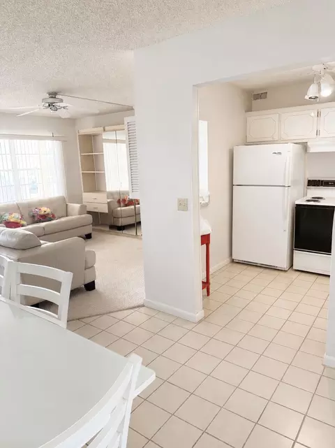 227 Dorset F, Boca Raton, FL 33434
