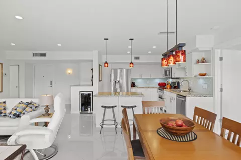 300 Diplomat Pkwy UNIT 317, Hallandale Beach, FL 33009