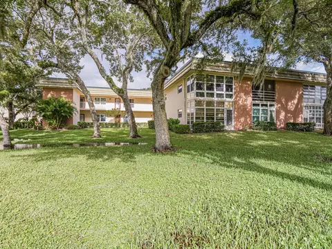 6 Vista Gardens Trl #201, Vero Beach, FL 32962