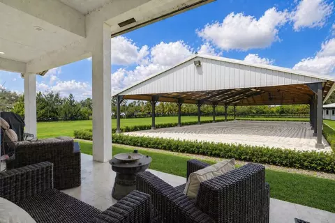 19921 Skyhawk Ln, Loxahatchee, FL 33470