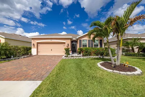 2165 SW Hawk River Dr SW, Vero Beach, FL 32962