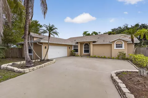 103 Oxford Ct, Royal Palm Beach, FL 33411