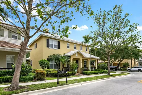 104 Kopsia Dr, Jupiter, FL 33458