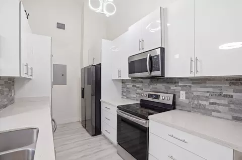 3414 Freedom Dr, Hollywood, FL 33021