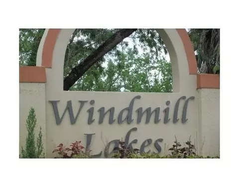 8657 SW 5th St #108, Pembroke Pines, FL 33025