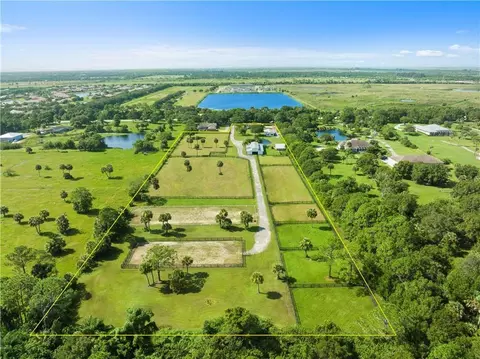 8530 8th St, Vero Beach, FL 32968