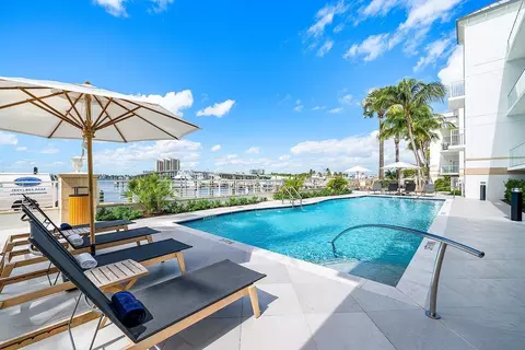 180 Lake Dr #2103, Palm Beach Shores, FL 33404