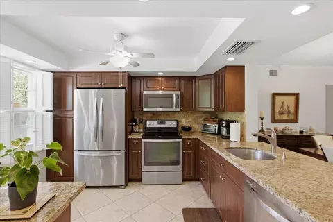 3004 Portofino Isle #E2, Coconut Creek, FL 33066