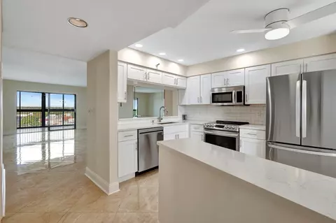 14460 Strathmore Ln #807, Delray Beach, FL 33446