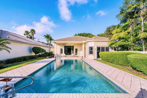56 Island Dr, Boynton Beach, FL 33436