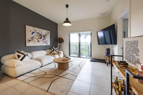 7925 NW 104th Ave #24, Doral, FL 33178