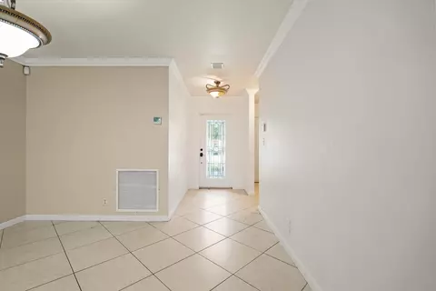 2241 NW 3rd St, Pompano Beach, FL 33069
