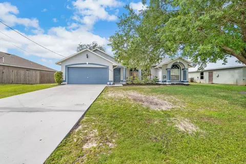 5930 NW Theda Ln, Port Saint Lucie, FL 34983