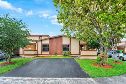 6368 NW 29th St, Sunrise, FL 33313