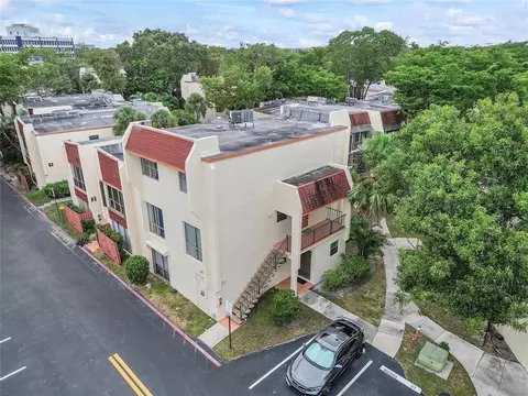 301 N Pine Island Rd #107, Plantation, FL 33324