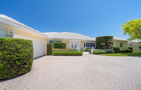 57 Cayuga Rd, Sea Ranch Lakes, FL 33308