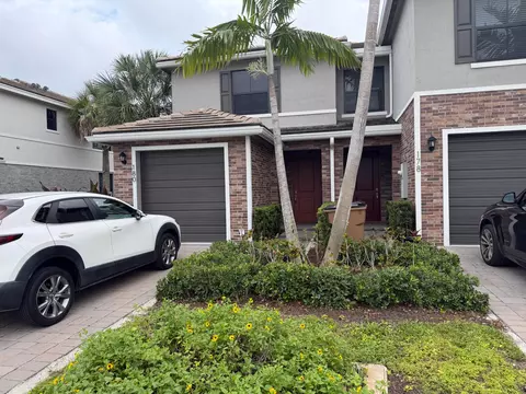 178 SE 5th Ct SE, Deerfield Beach, FL 33441