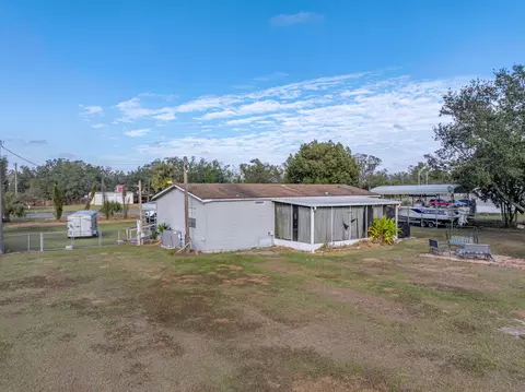 Exterior - 11404 Lithia Pinecrest Rd, Lithia, FL 33547 photo 10 of 17