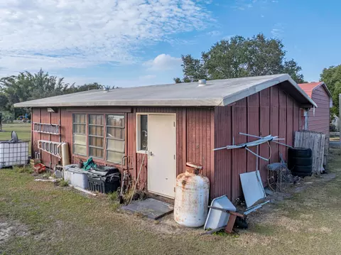 Exterior - 11404 Lithia Pinecrest Rd, Lithia, FL 33547 photo 17 of 17
