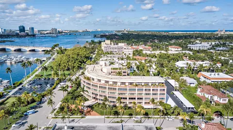 369 S Lake Dr #2B, Palm Beach, FL 33480