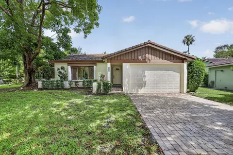 2551 NW 98th Ter, Coral Springs, FL 33065