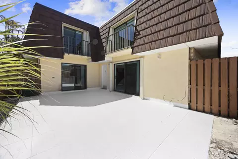 Exterior - 6136 SE Riverboat Dr, Stuart, FL 34997 photo 3 of 7