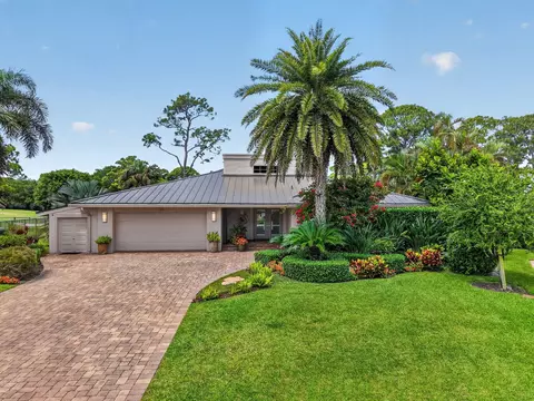 706 Foxpointe Cir, Delray Beach, FL 33445