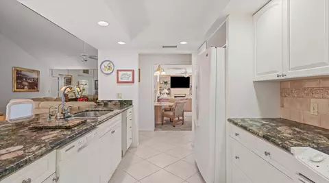 Kitchen - 16997 Freshwind Cir, Jupiter, FL 33477 photo 3 of 3