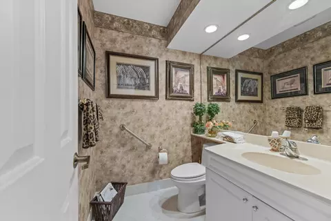Bath - 16997 Freshwind Cir, Jupiter, FL 33477 photo 5 of 5