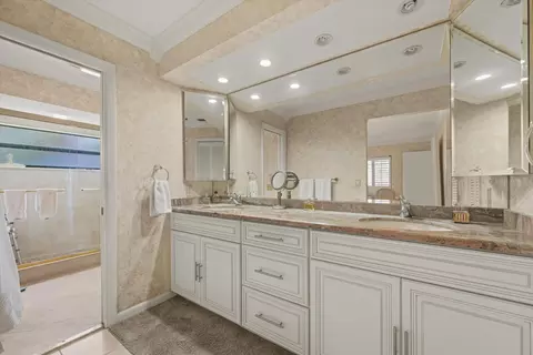 Bath - 16997 Freshwind Cir, Jupiter, FL 33477 photo 3 of 5