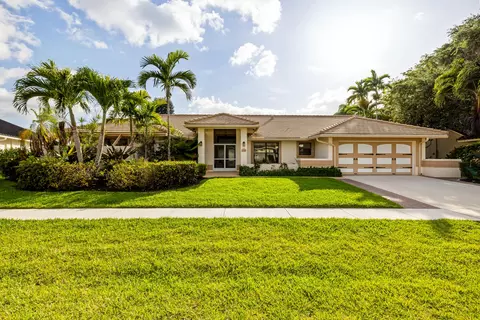 1739 Dorchester Pl, Wellington, FL 33414